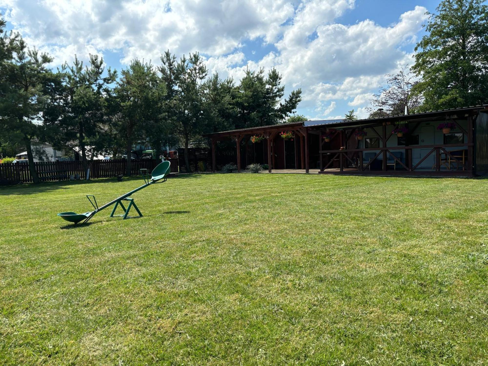 ホテル Spokojne Wczasy Tujsk エクステリア 写真